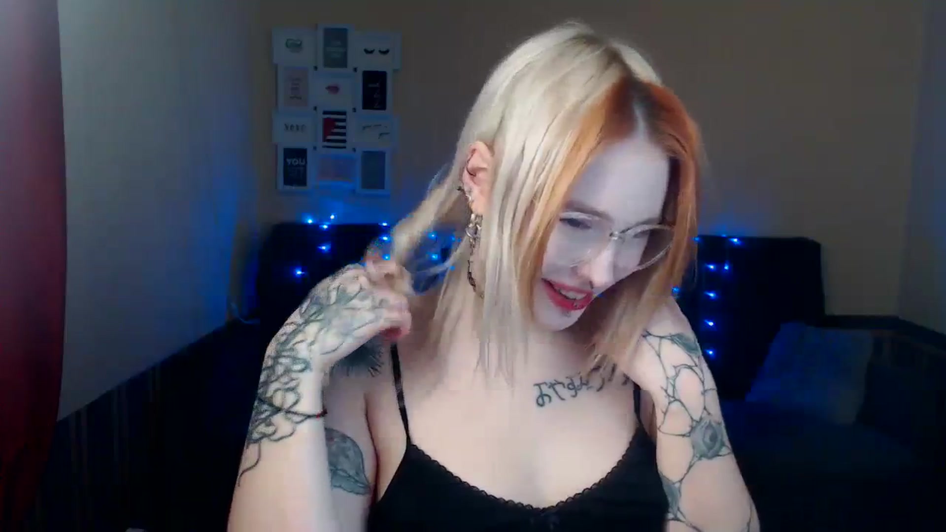 Gallery image thumbnail from Killinna's myfreecams stream on, 03/10/2024, 17:20 image 12 of 20