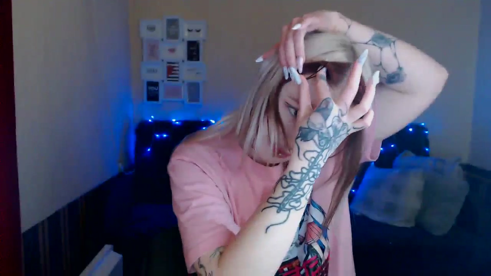 Gallery image thumbnail from Killinna's myfreecams stream on, 03/30/2024, 17:44 image 14 of 20