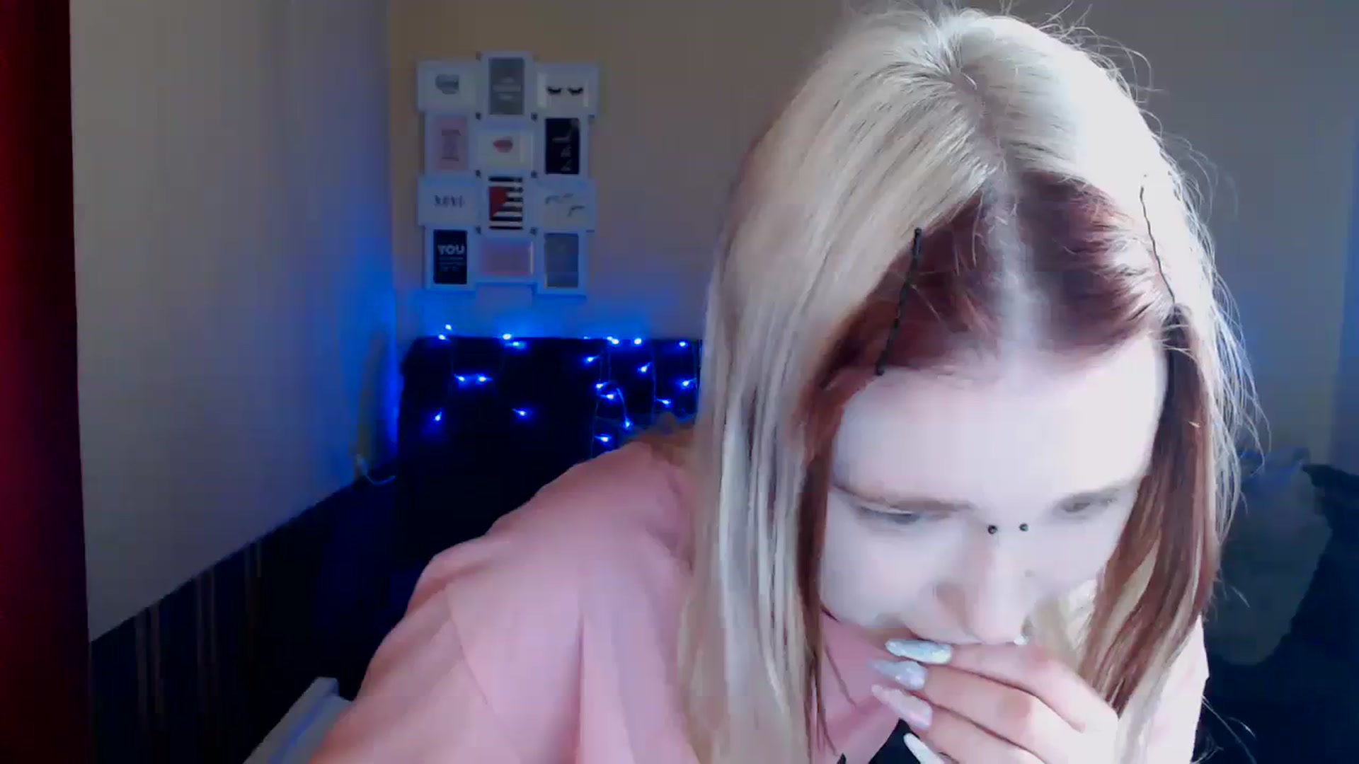Gallery image thumbnail from Killinna's myfreecams stream on, 03/30/2024, 17:44 image 15 of 20