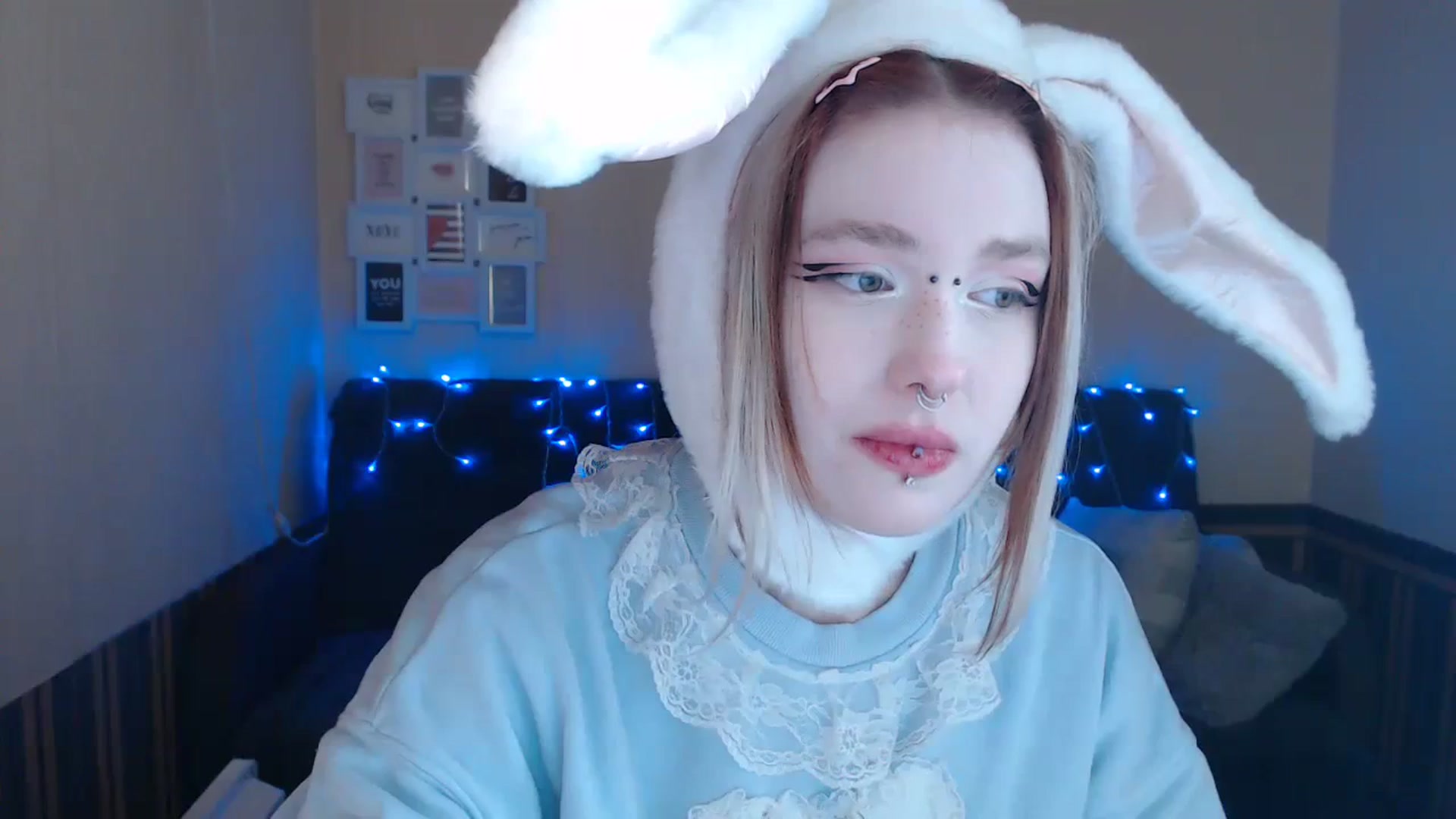 Gallery image thumbnail from Killinna's myfreecams stream on, 03/31/2024, 13:36 image 15 of 20