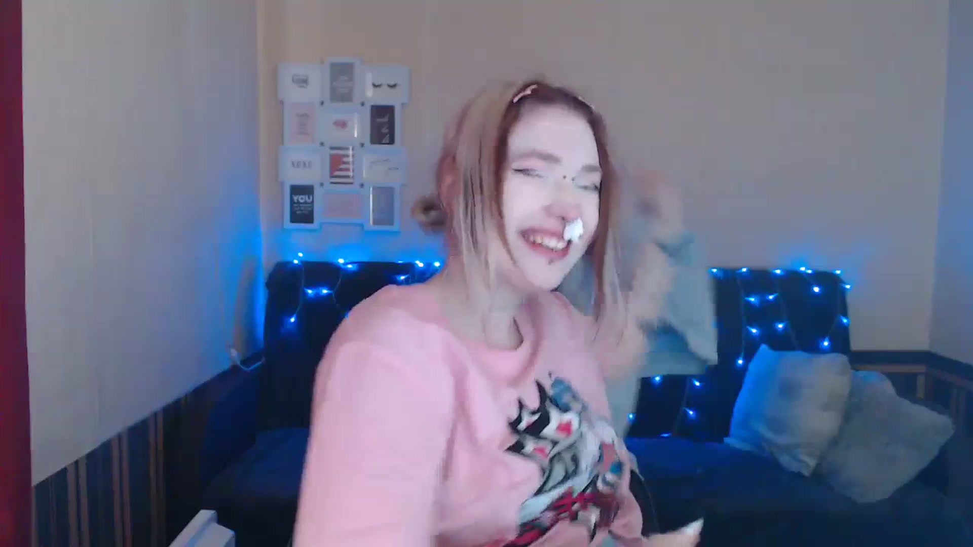 Gallery image thumbnail from Killinna's myfreecams stream on, 03/31/2024, 13:36 image 19 of 20