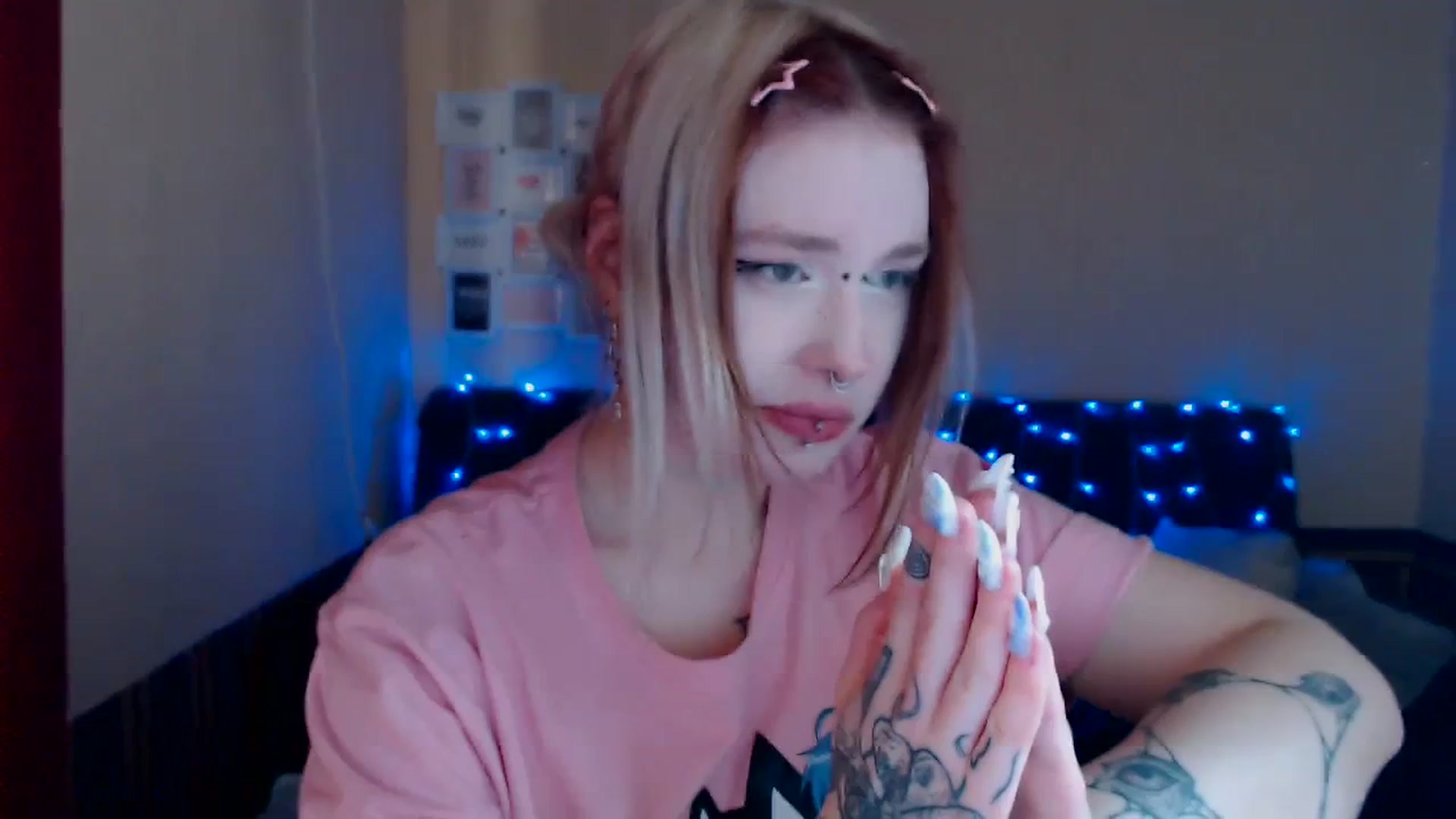 Gallery image thumbnail from Killinna's myfreecams stream on, 03/31/2024, 14:34 image 3 of 20