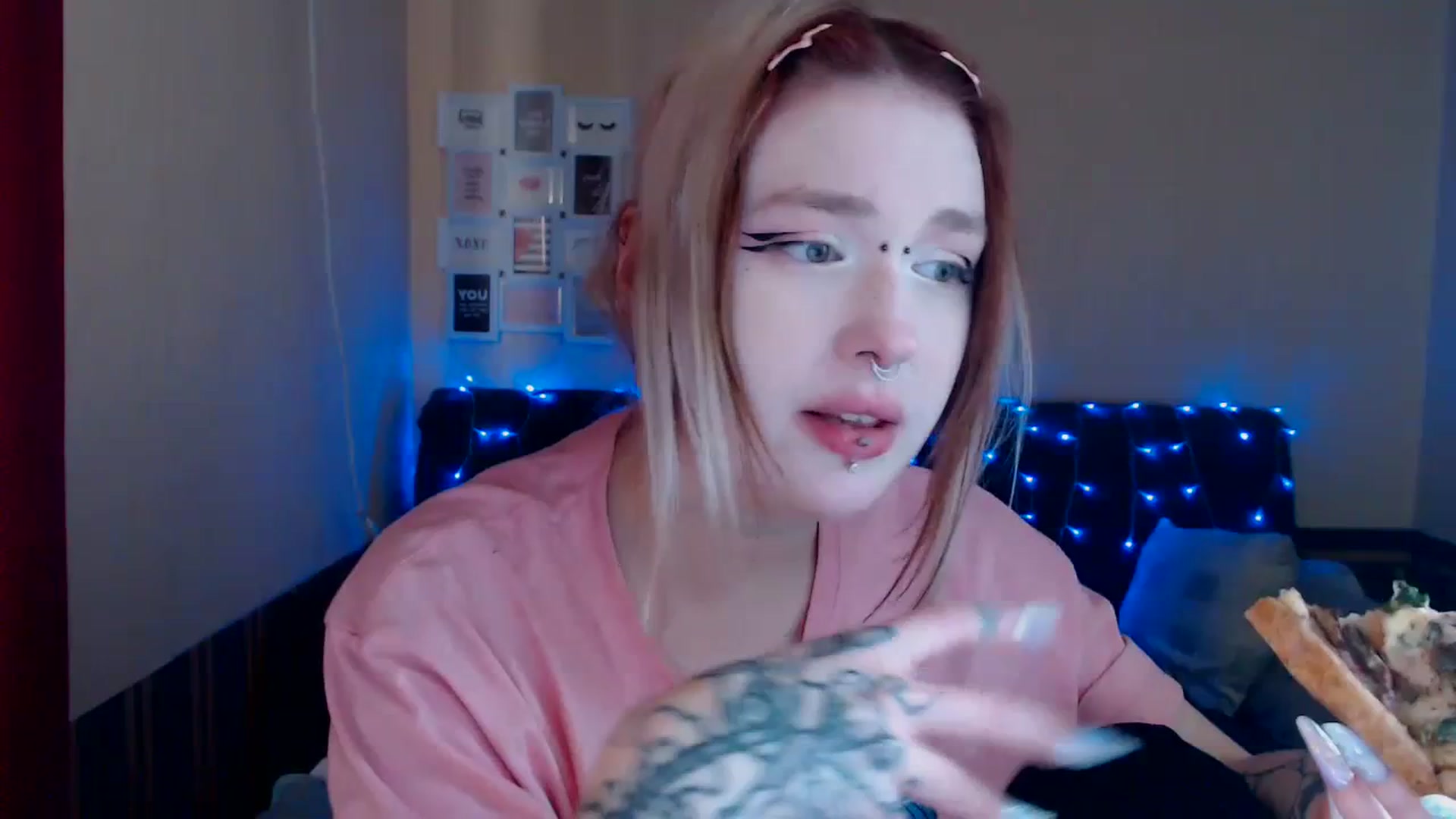 Gallery image thumbnail from Killinna's myfreecams stream on, 03/31/2024, 14:34 image 1 of 20