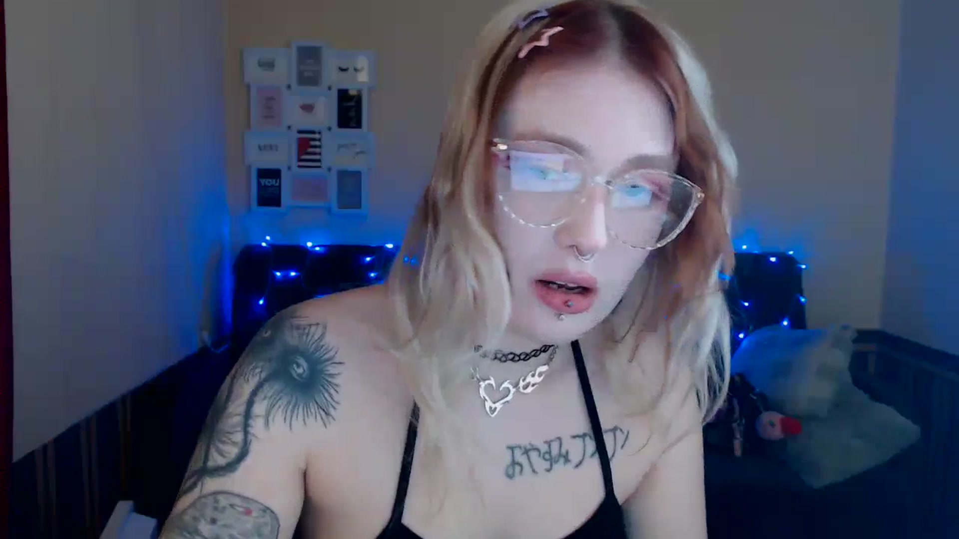 Gallery image thumbnail from Killinna's myfreecams stream on, 04/04/2024, 14:03 image 2 of 20