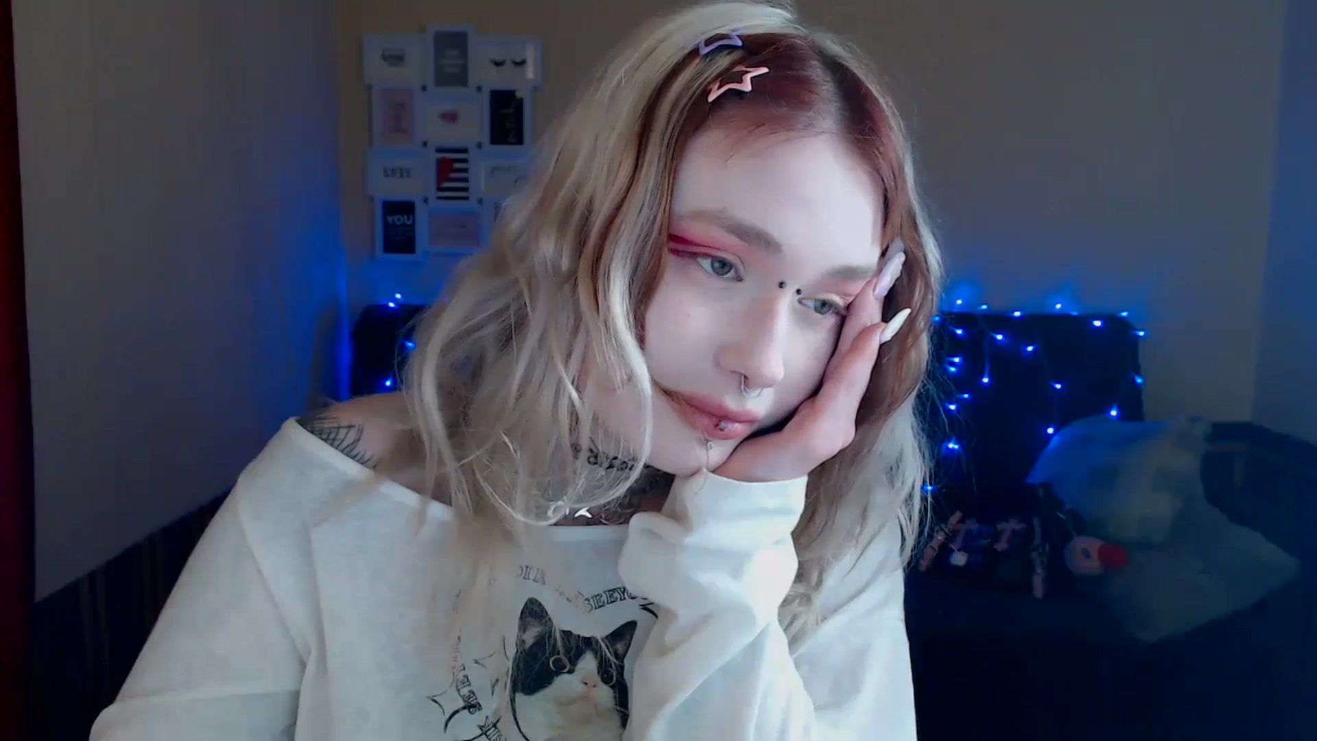 Gallery image thumbnail from Killinna's myfreecams stream on, 04/04/2024, 14:03 image 11 of 20