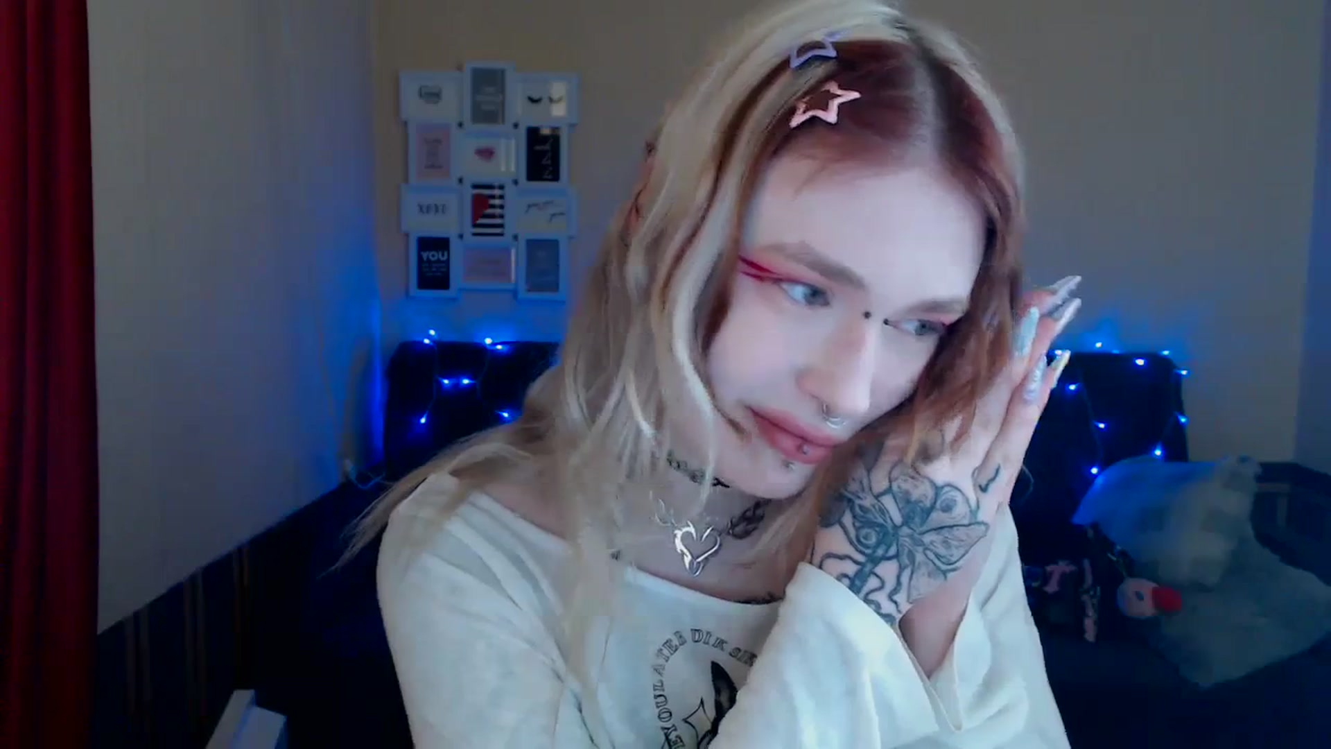Gallery image thumbnail from Killinna's myfreecams stream on, 04/04/2024, 14:03 image 8 of 20