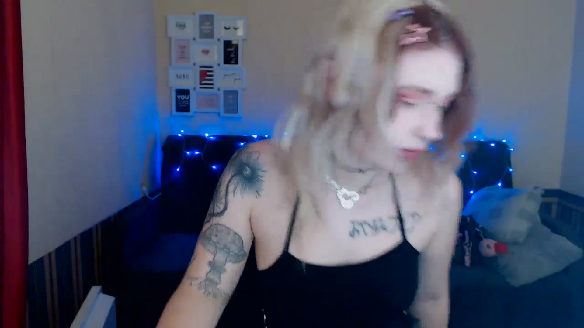 Gallery image thumbnail from Killinna's myfreecams stream on, 04/04/2024, 14:03 image 6 of 20