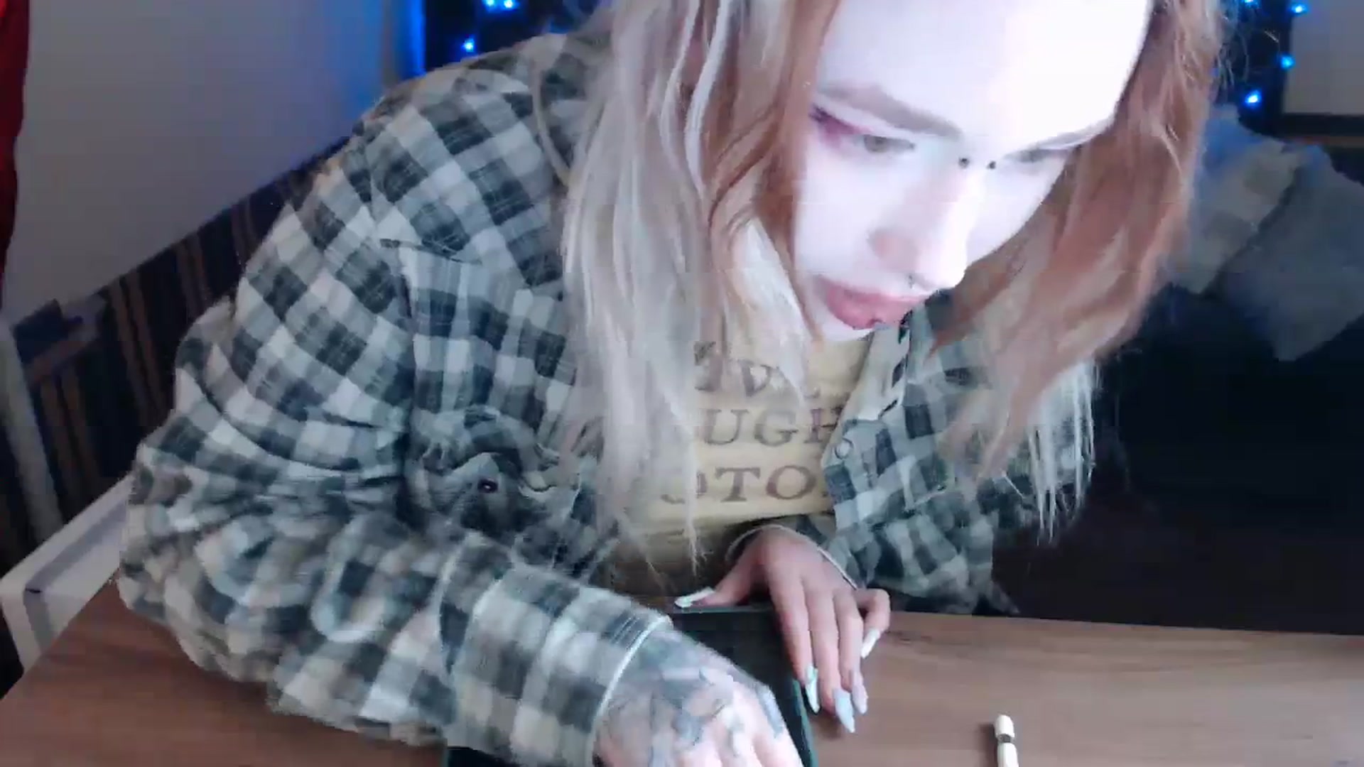 Gallery image thumbnail from Killinna's myfreecams stream on, 04/06/2024, 14:22 image 14 of 20