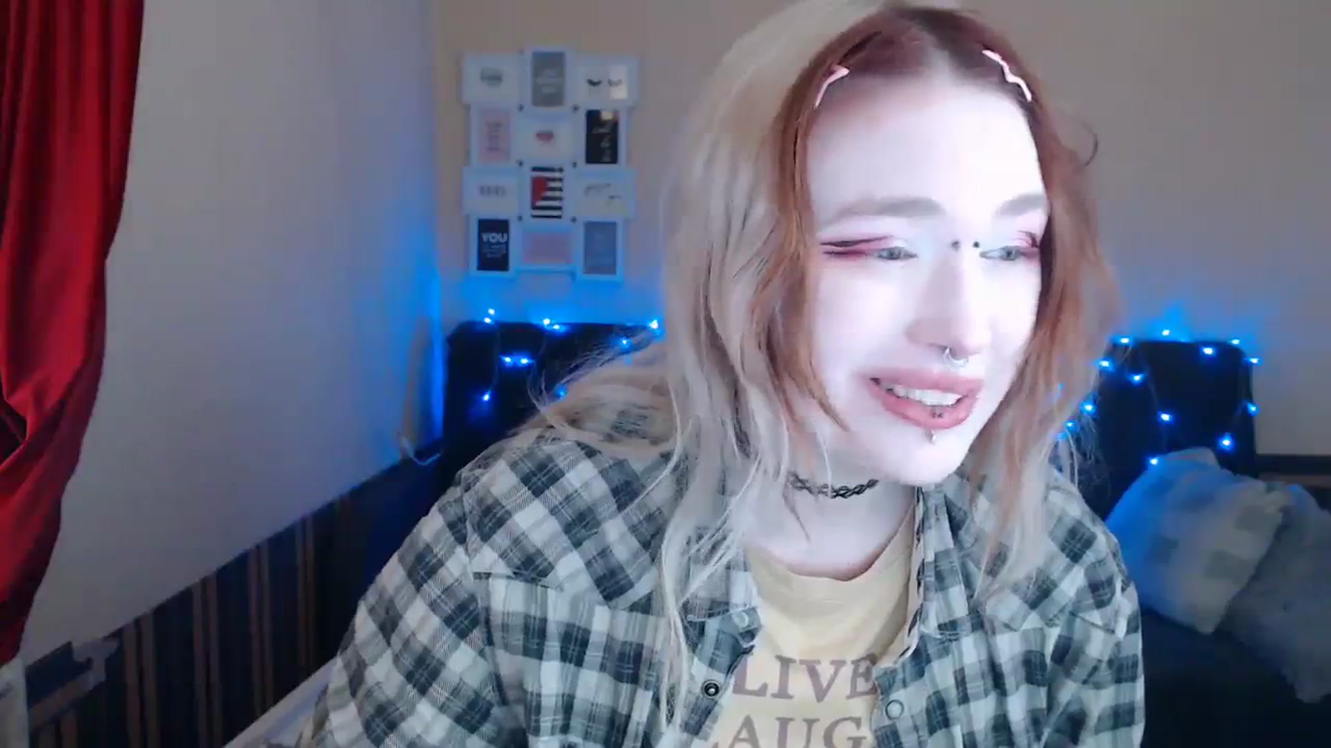 Gallery image thumbnail from Killinna's myfreecams stream on, 04/06/2024, 14:22 image 2 of 20
