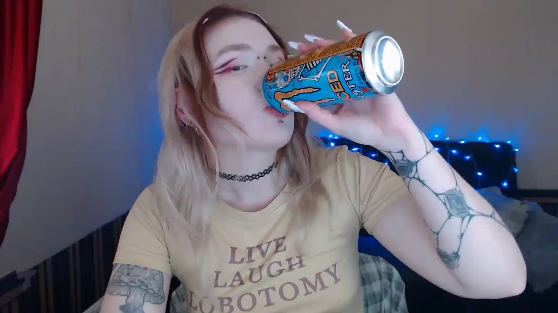Gallery image thumbnail from Killinna's myfreecams stream on, 04/06/2024, 14:22 image 13 of 20