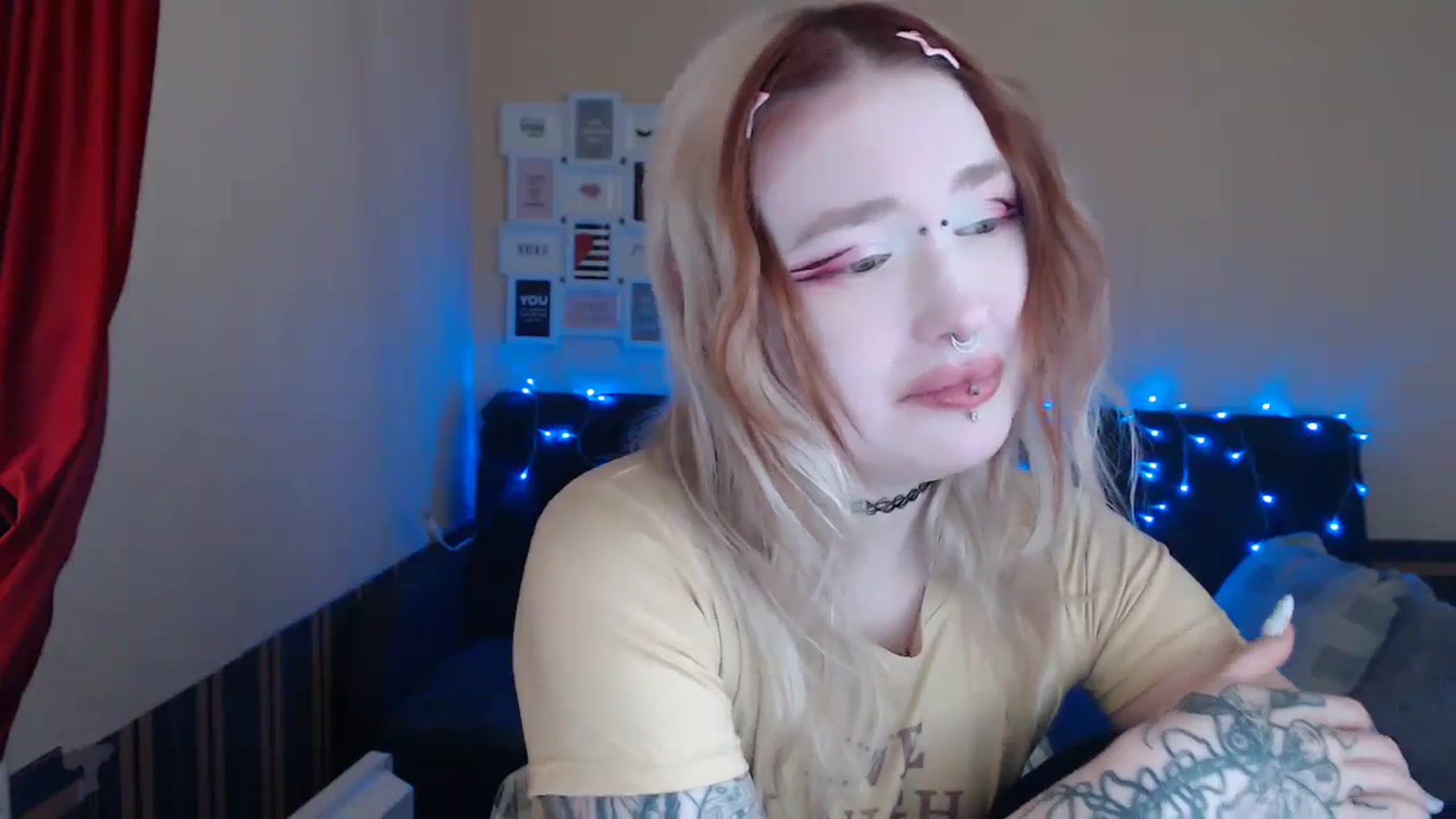 Gallery image thumbnail from Killinna's myfreecams stream on, 04/06/2024, 14:22 image 6 of 20