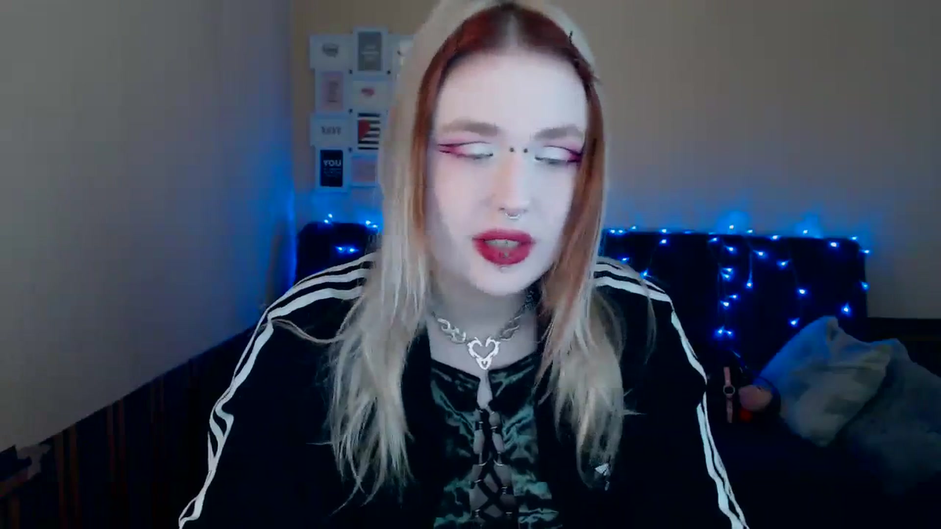 Gallery image thumbnail from Killinna's myfreecams stream on, 04/10/2024, 13:43 image 15 of 20
