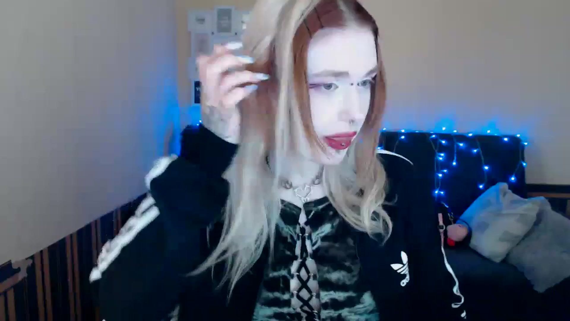 Gallery image thumbnail from Killinna's myfreecams stream on, 04/10/2024, 13:43 image 11 of 20