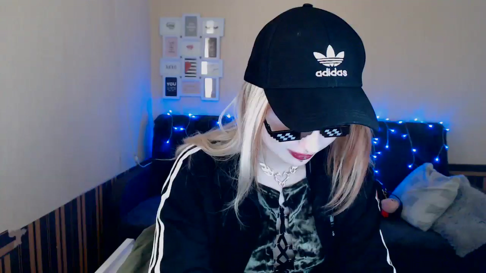 Gallery image thumbnail from Killinna's myfreecams stream on, 04/10/2024, 13:43 image 17 of 20