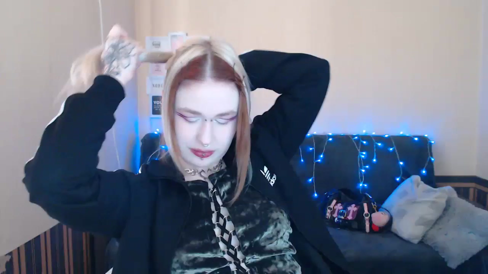 Gallery image thumbnail from Killinna's myfreecams stream on, 04/10/2024, 13:43 image 1 of 20