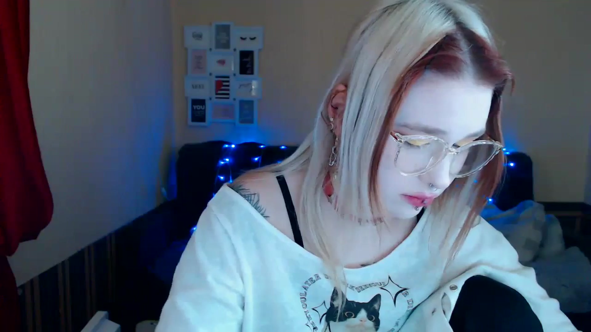 Gallery image thumbnail from Killinna's myfreecams stream on, 04/12/2024, 13:45 image 8 of 20