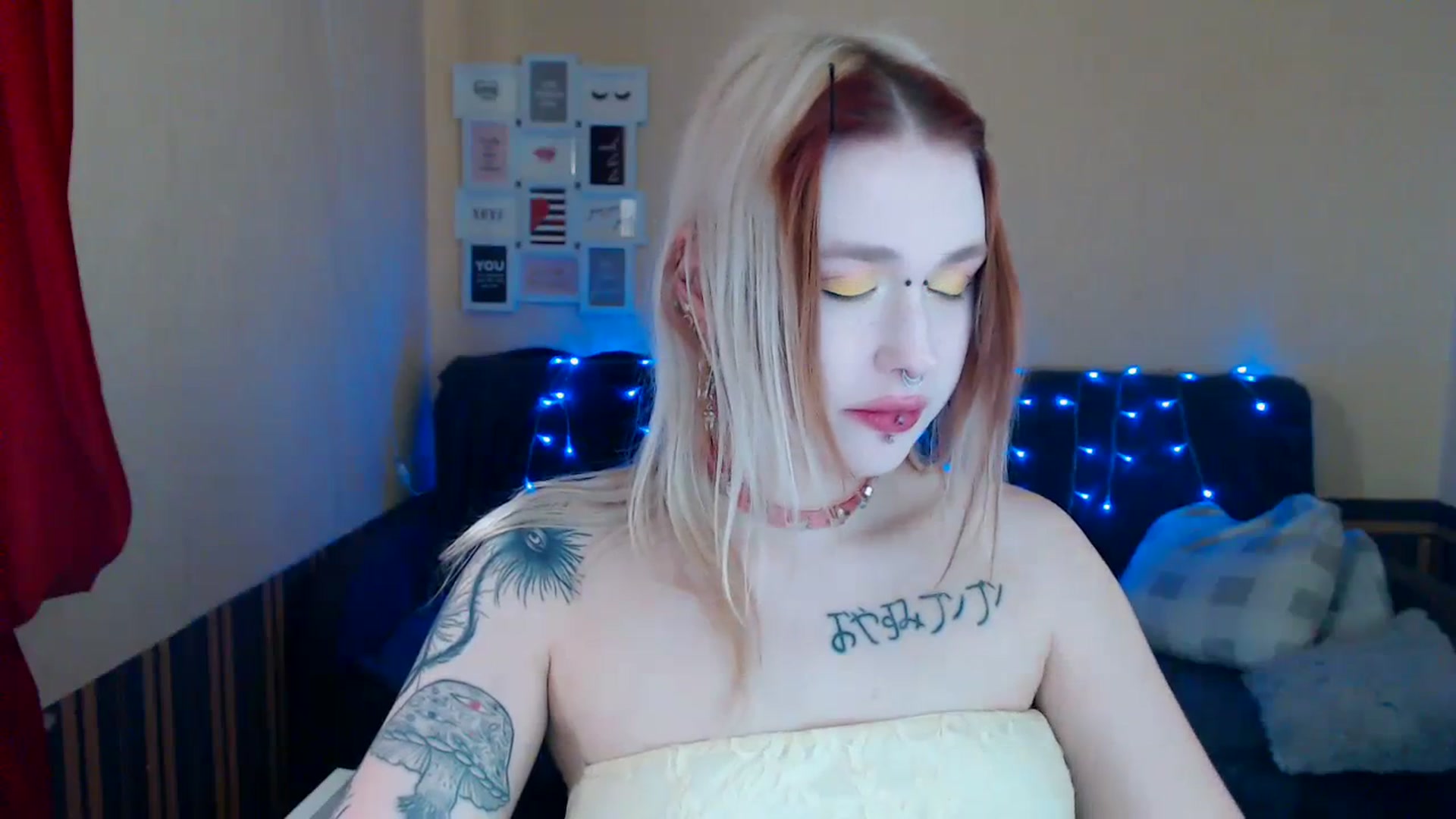 Gallery image thumbnail from Killinna's myfreecams stream on, 04/12/2024, 13:45 image 18 of 20