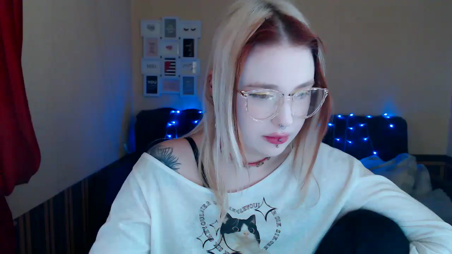Gallery image thumbnail from Killinna's myfreecams stream on, 04/12/2024, 13:45 image 11 of 20