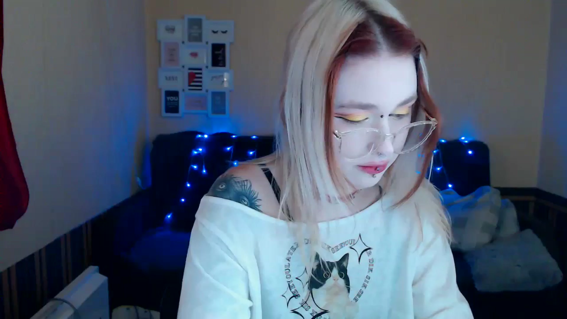 Gallery image thumbnail from Killinna's myfreecams stream on, 04/12/2024, 13:45 image 1 of 20
