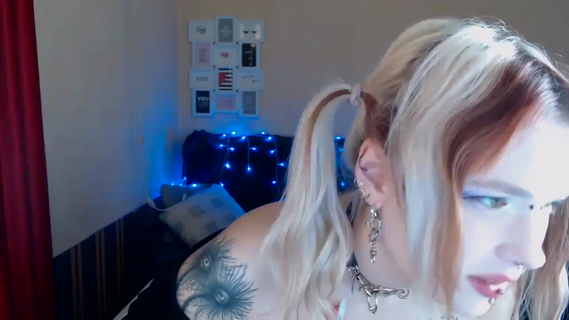 Gallery image thumbnail from Killinna's myfreecams stream on, 04/21/2024, 12:47 image 7 of 20