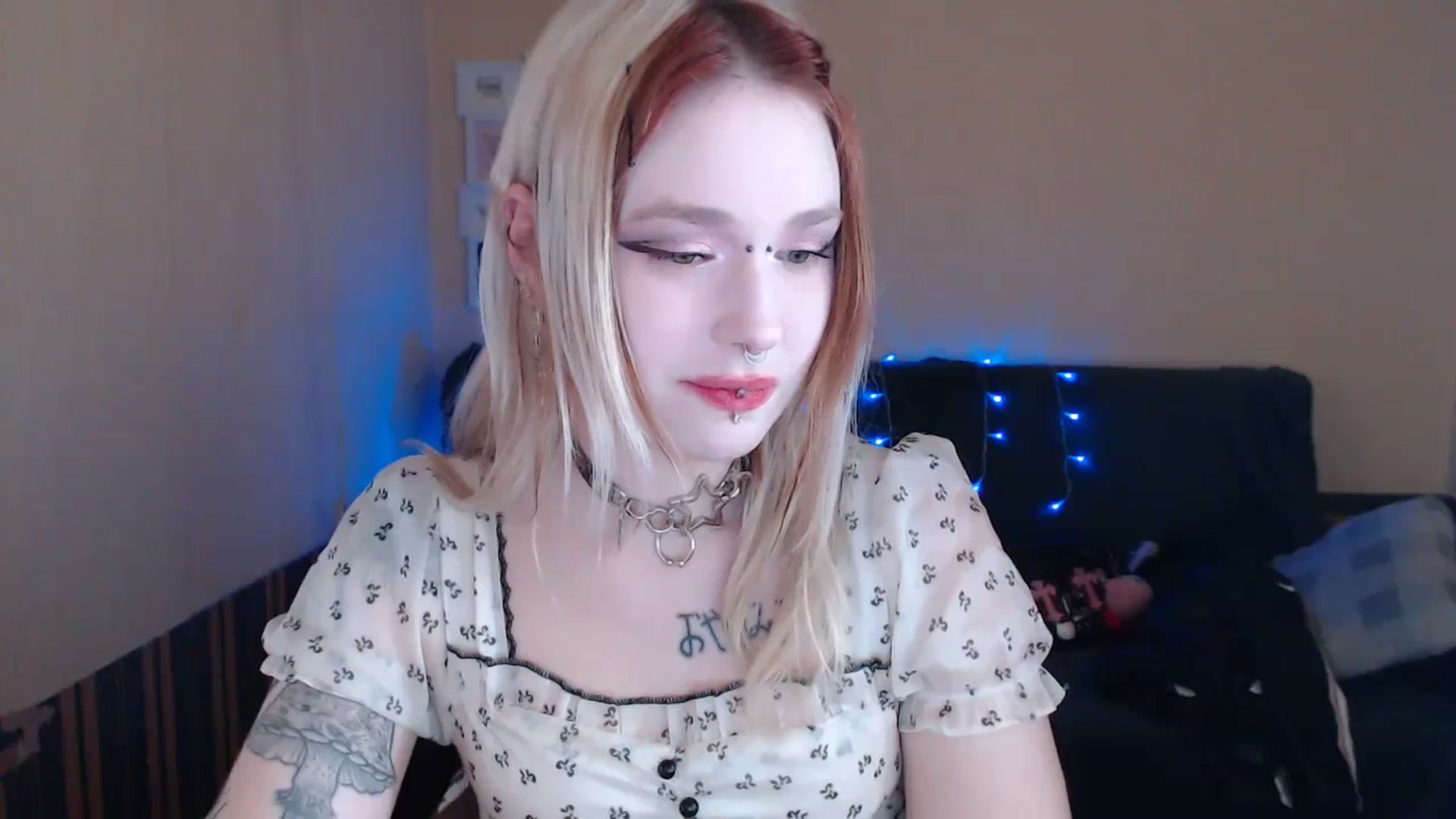 Gallery image thumbnail from Killinna's myfreecams stream on, 04/24/2024, 14:37 image 14 of 20