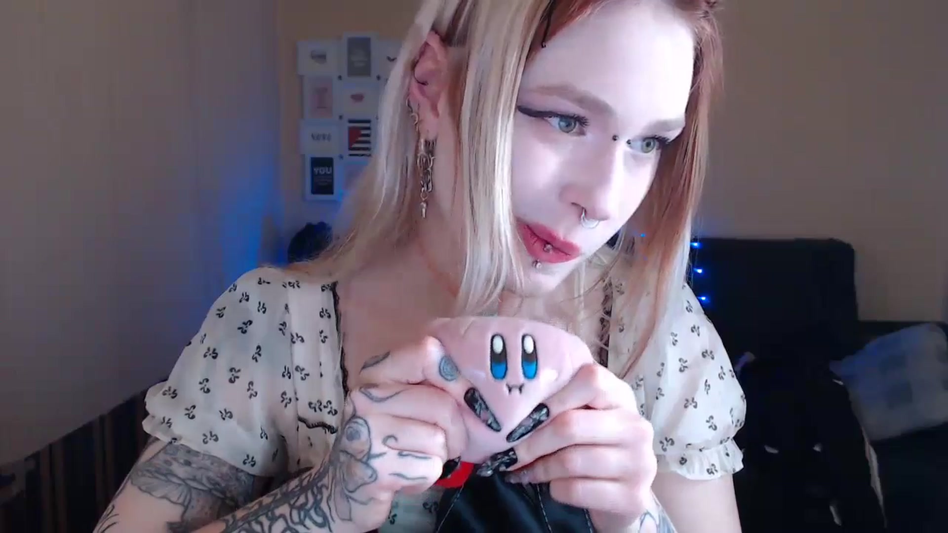 Gallery image thumbnail from Killinna's myfreecams stream on, 04/24/2024, 14:37 image 9 of 20
