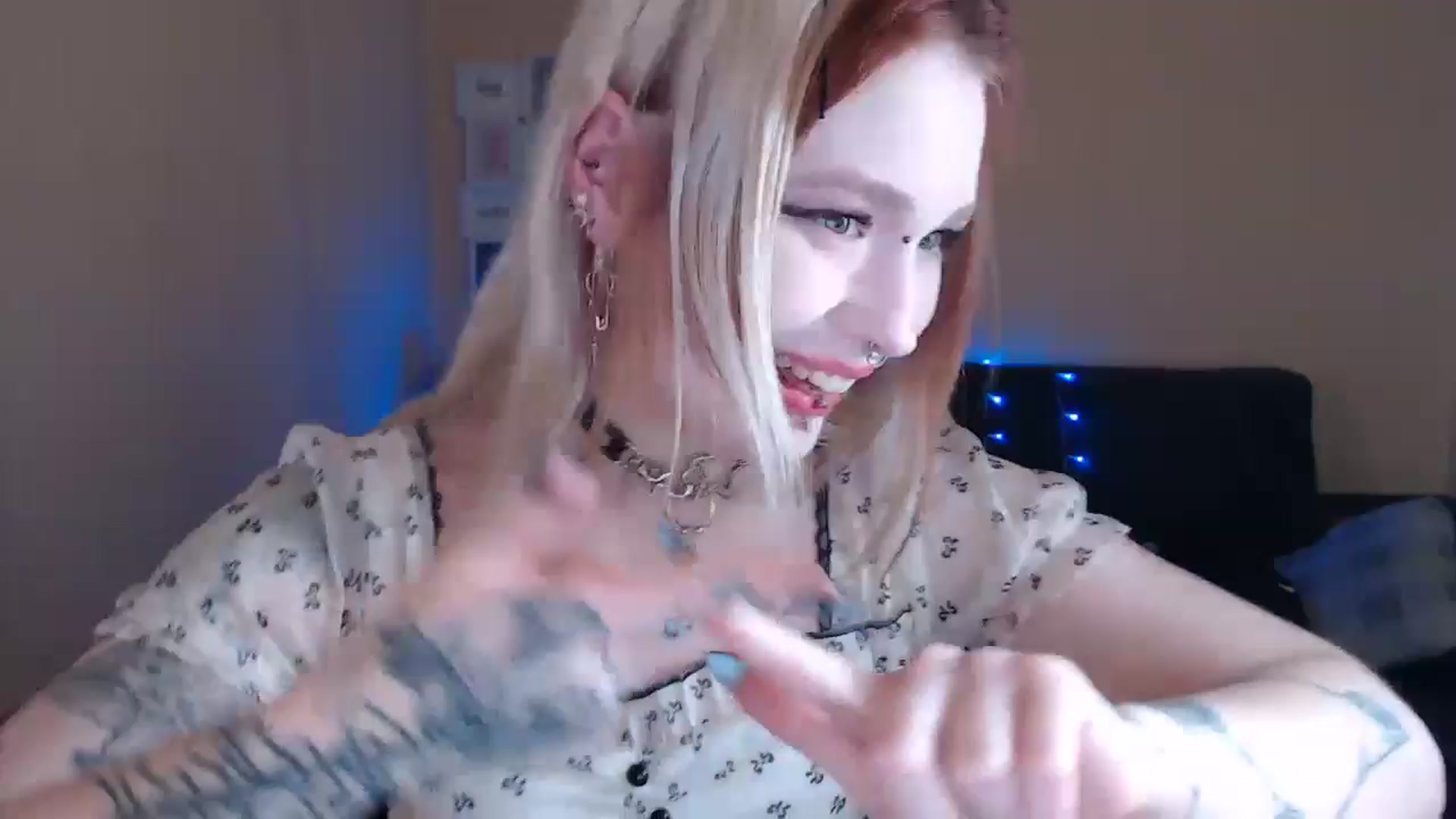 Gallery image thumbnail from Killinna's myfreecams stream on, 04/24/2024, 14:37 image 11 of 20