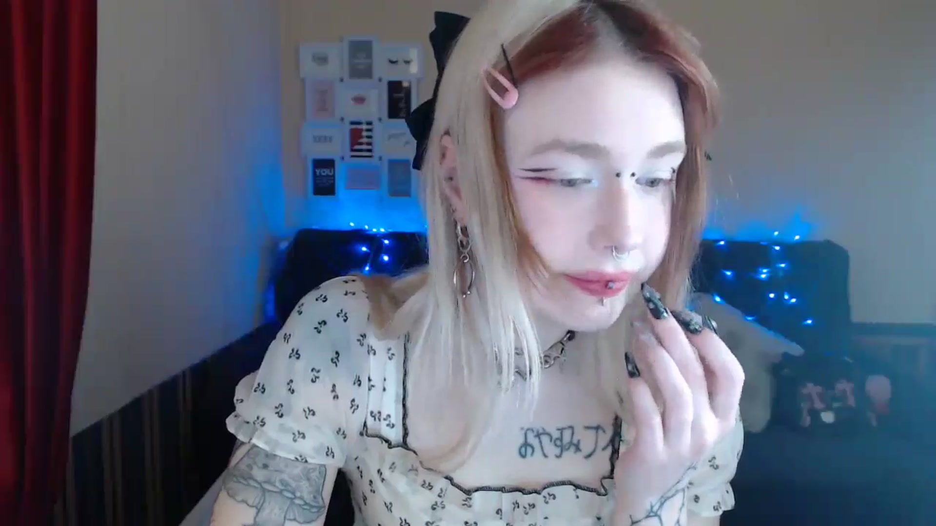 Gallery image thumbnail from Killinna's myfreecams stream on, 04/28/2024, 13:29 image 4 of 20