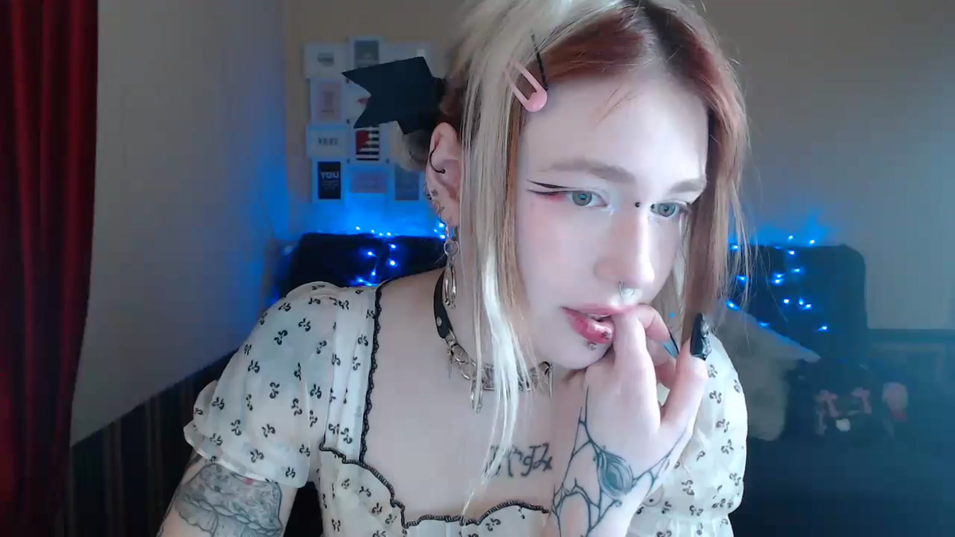 Gallery image thumbnail from Killinna's myfreecams stream on, 04/28/2024, 13:29 image 15 of 20