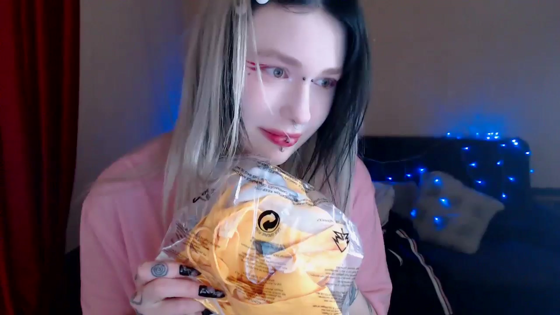 Gallery image thumbnail from Killinna's myfreecams stream on, 05/02/2024, 17:09 image 16 of 20