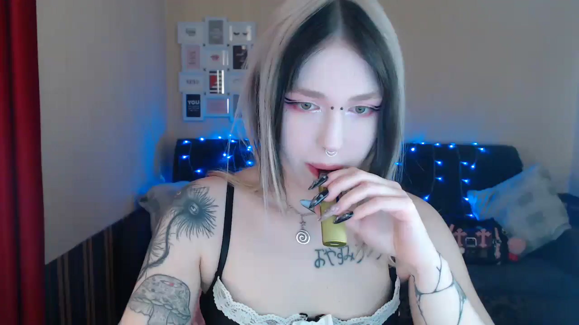 Gallery image thumbnail from Killinna's myfreecams stream on, 05/12/2024, 13:29 image 3 of 20