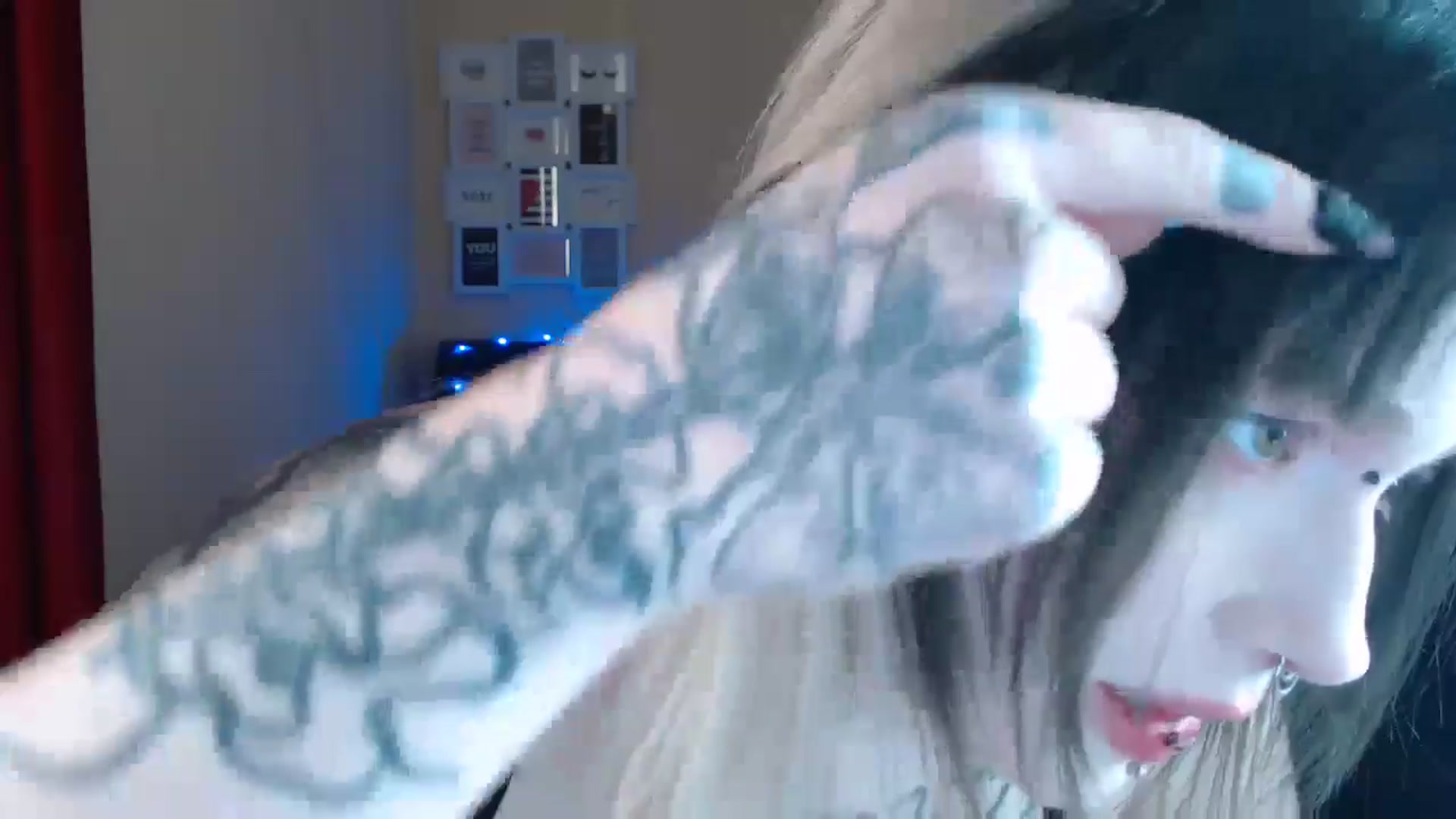 Gallery image thumbnail from Killinna's myfreecams stream on, 05/12/2024, 13:29 image 9 of 20