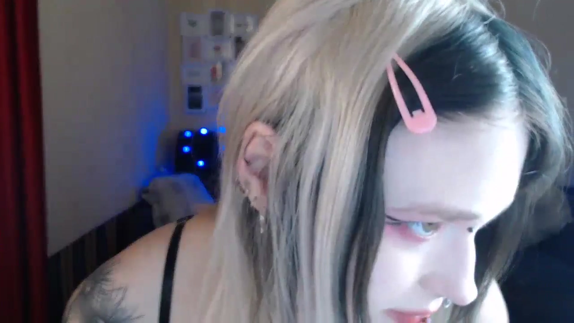 Gallery image thumbnail from Killinna's myfreecams stream on, 05/12/2024, 14:48 image 9 of 20