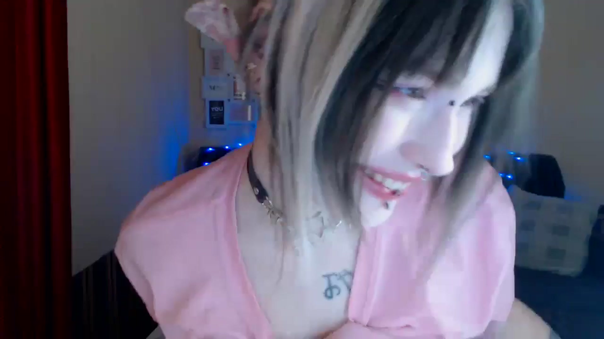 Gallery image thumbnail from Killinna's myfreecams stream on, 05/16/2024, 16:02 image 18 of 20