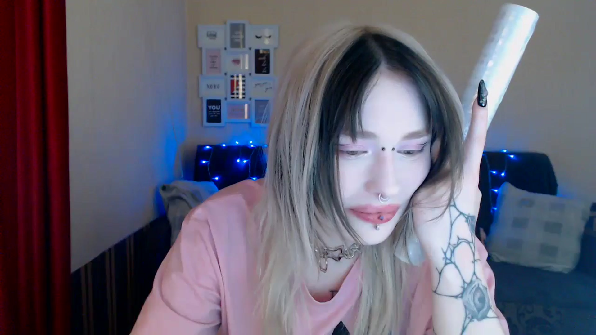 Gallery image thumbnail from Killinna's myfreecams stream on, 05/16/2024, 16:02 image 13 of 20