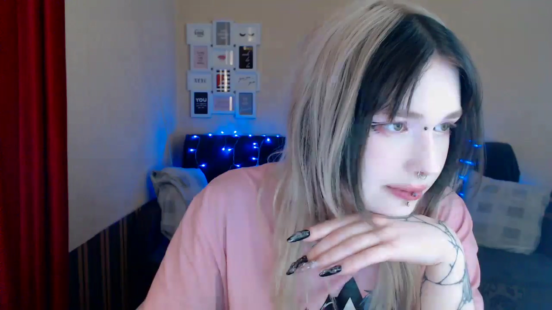 Gallery image thumbnail from Killinna's myfreecams stream on, 05/16/2024, 16:02 image 12 of 20