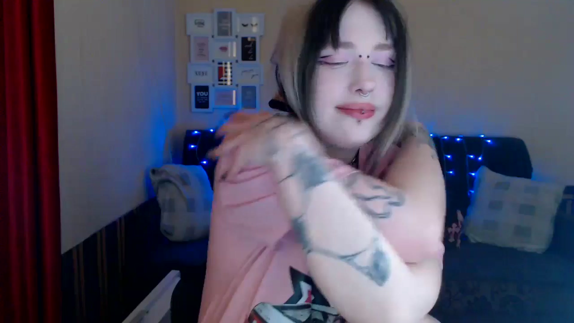 Gallery image thumbnail from Killinna's myfreecams stream on, 05/16/2024, 16:59 image 16 of 20