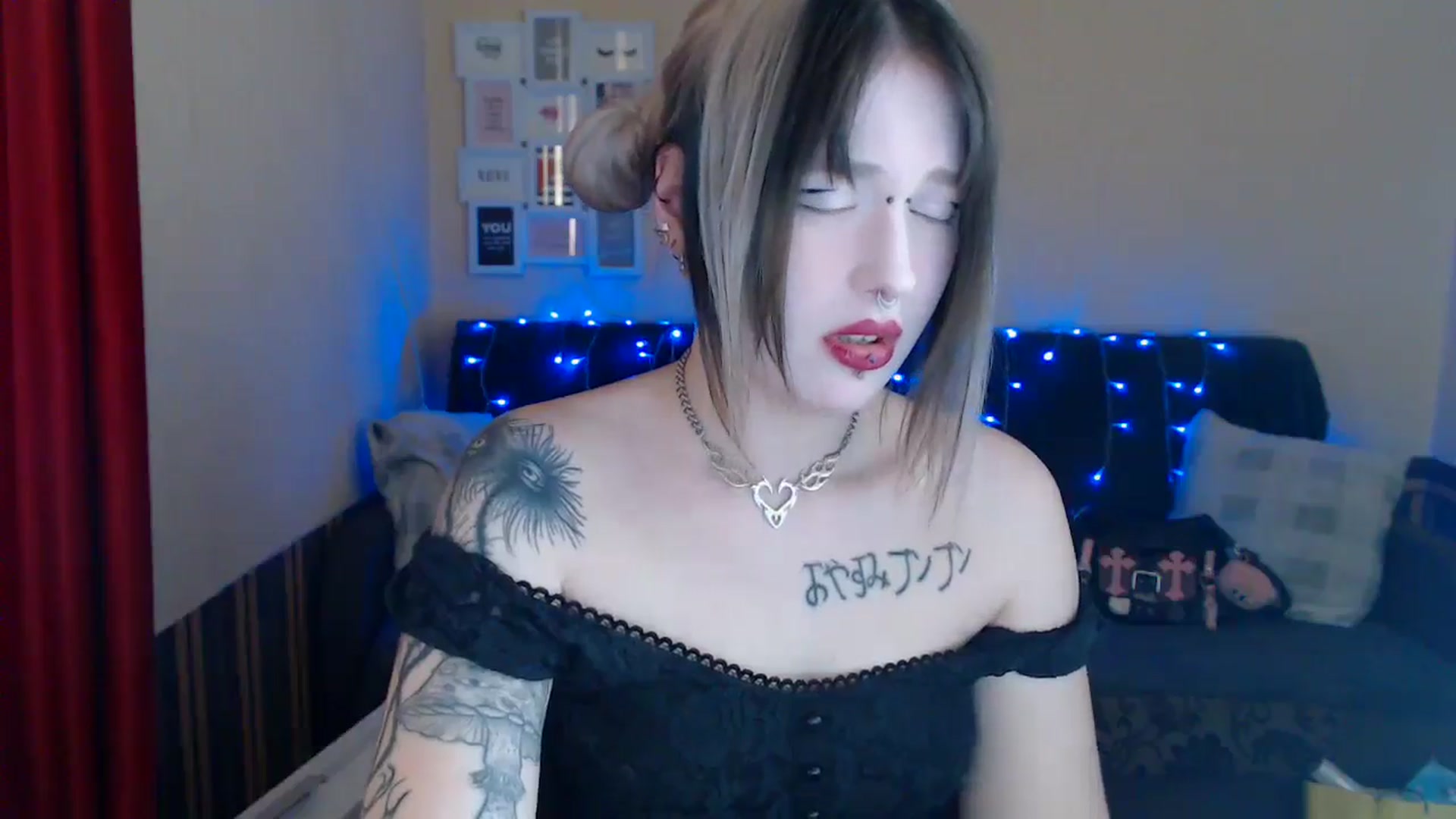 Gallery image thumbnail from Killinna's myfreecams stream on, 05/17/2024, 14:08 image 16 of 20