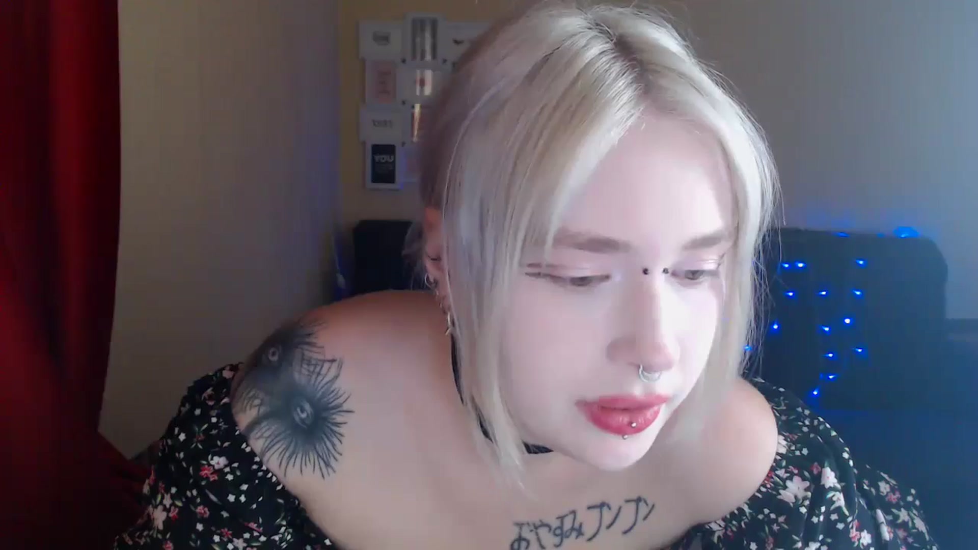 Gallery image thumbnail from Killinna's myfreecams stream on, 06/27/2024, 16:28 image 14 of 20