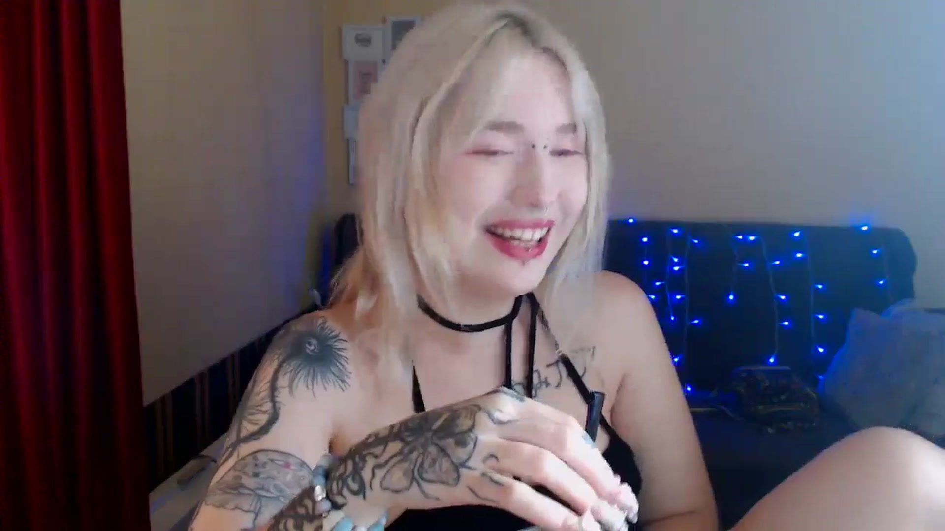 Gallery image thumbnail from Killinna's myfreecams stream on, 07/04/2024, 17:06 image 14 of 20