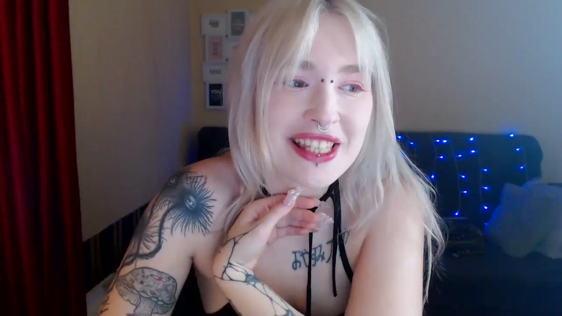 Gallery image thumbnail from Killinna's myfreecams stream on, 07/04/2024, 17:06 image 2 of 20