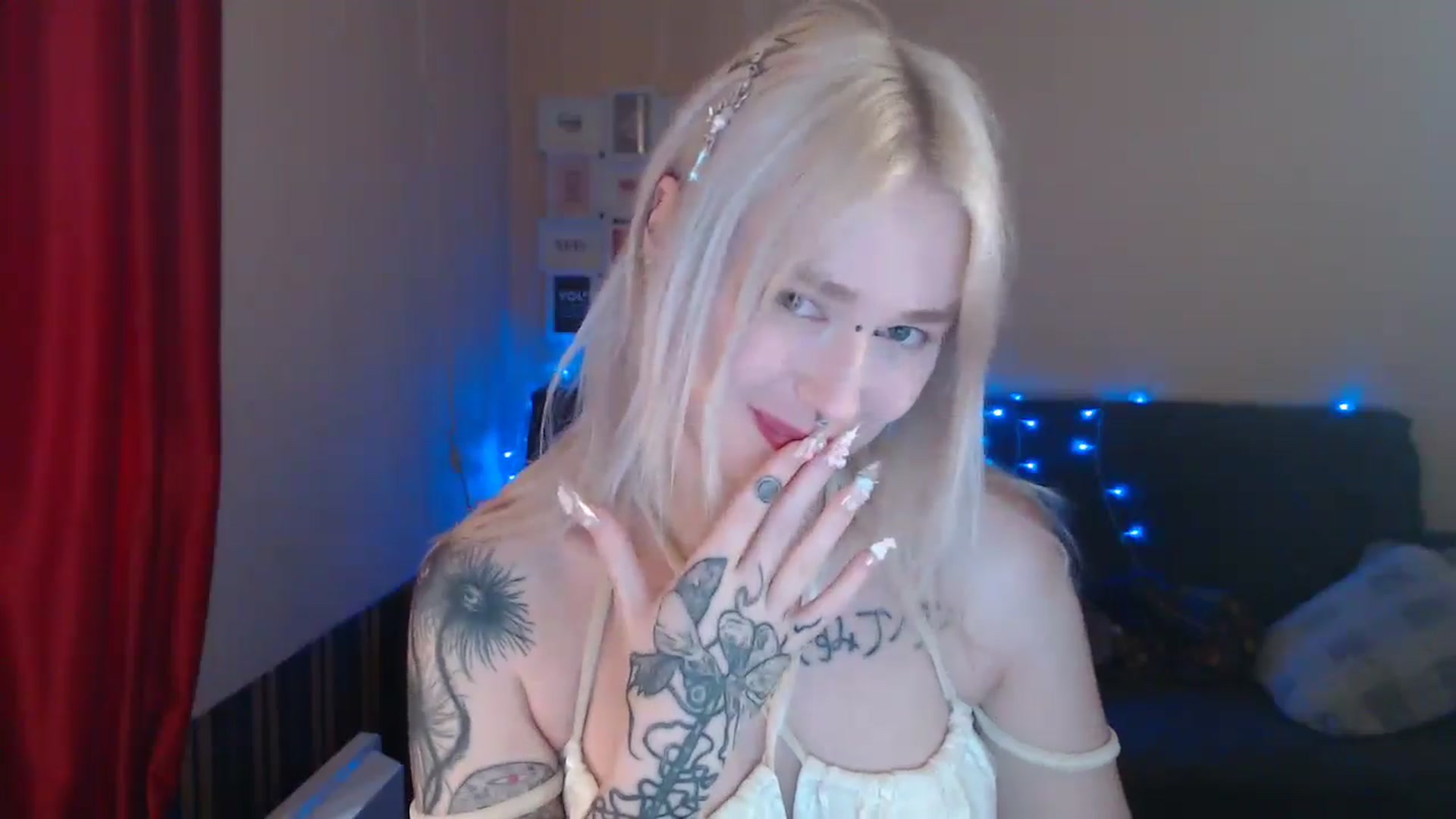 Gallery image thumbnail from Killinna's myfreecams stream on, 07/07/2024, 16:12 image 2 of 20