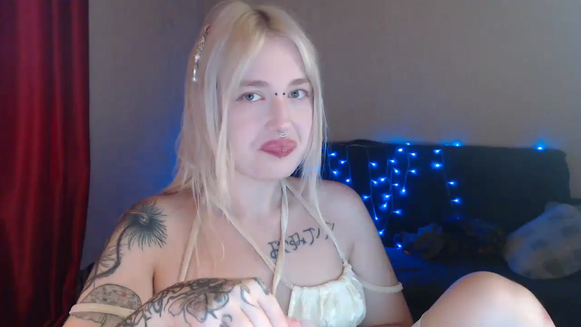 Gallery image thumbnail from Killinna's myfreecams stream on, 07/07/2024, 16:12 image 6 of 20
