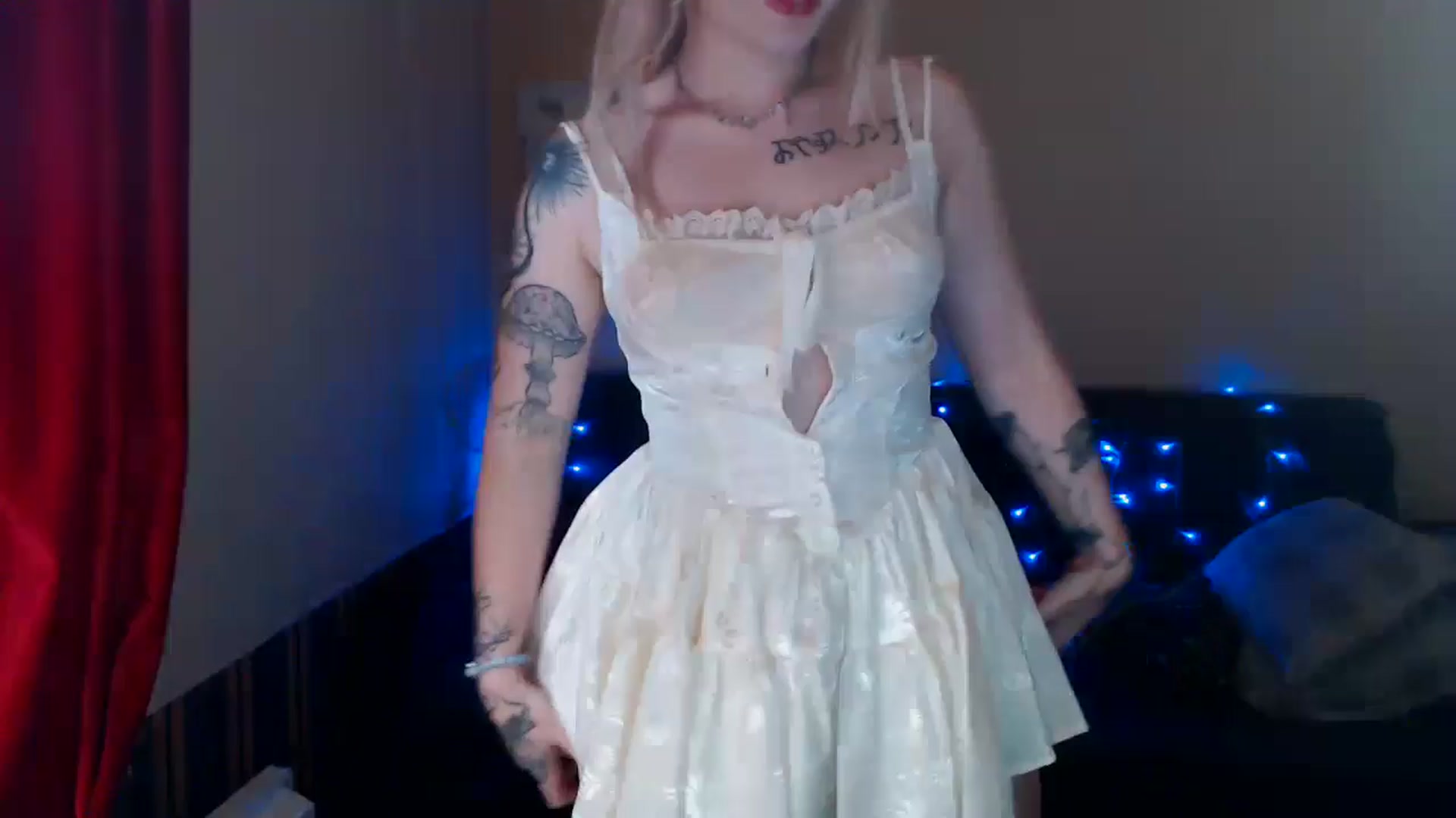 Gallery image thumbnail from Killinna's myfreecams stream on, 07/14/2024, 13:16 image 1 of 20