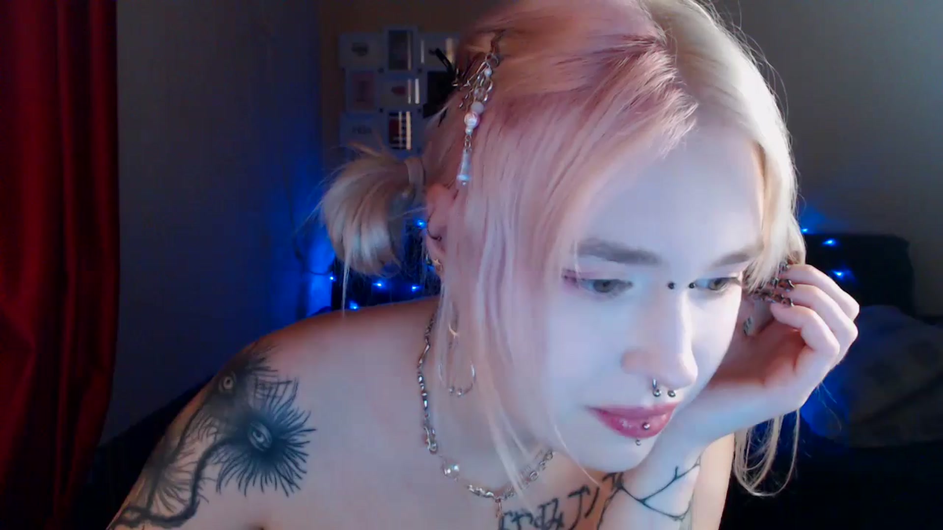 Gallery image thumbnail from Killinna's myfreecams stream on, 07/14/2024, 16:42 image 4 of 20