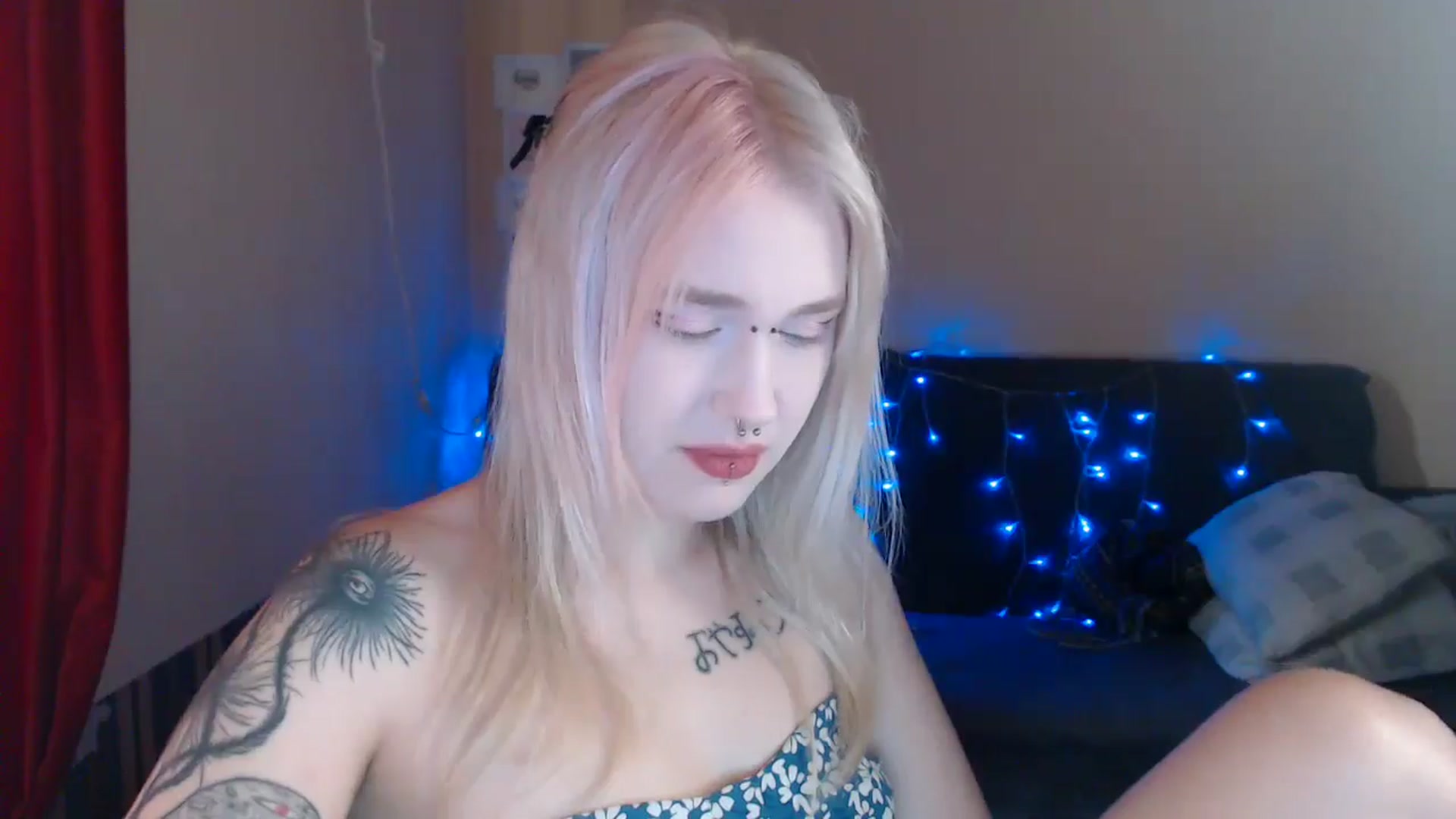 Gallery image thumbnail from Killinna's myfreecams stream on, 07/15/2024, 14:32 image 7 of 20