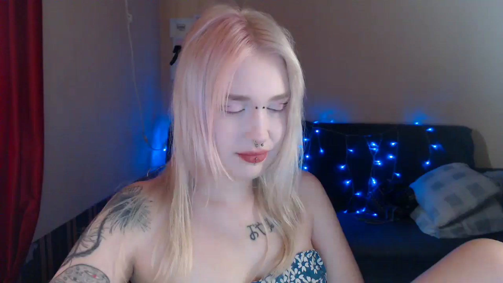 Gallery image thumbnail from Killinna's myfreecams stream on, 07/15/2024, 14:32 image 12 of 20