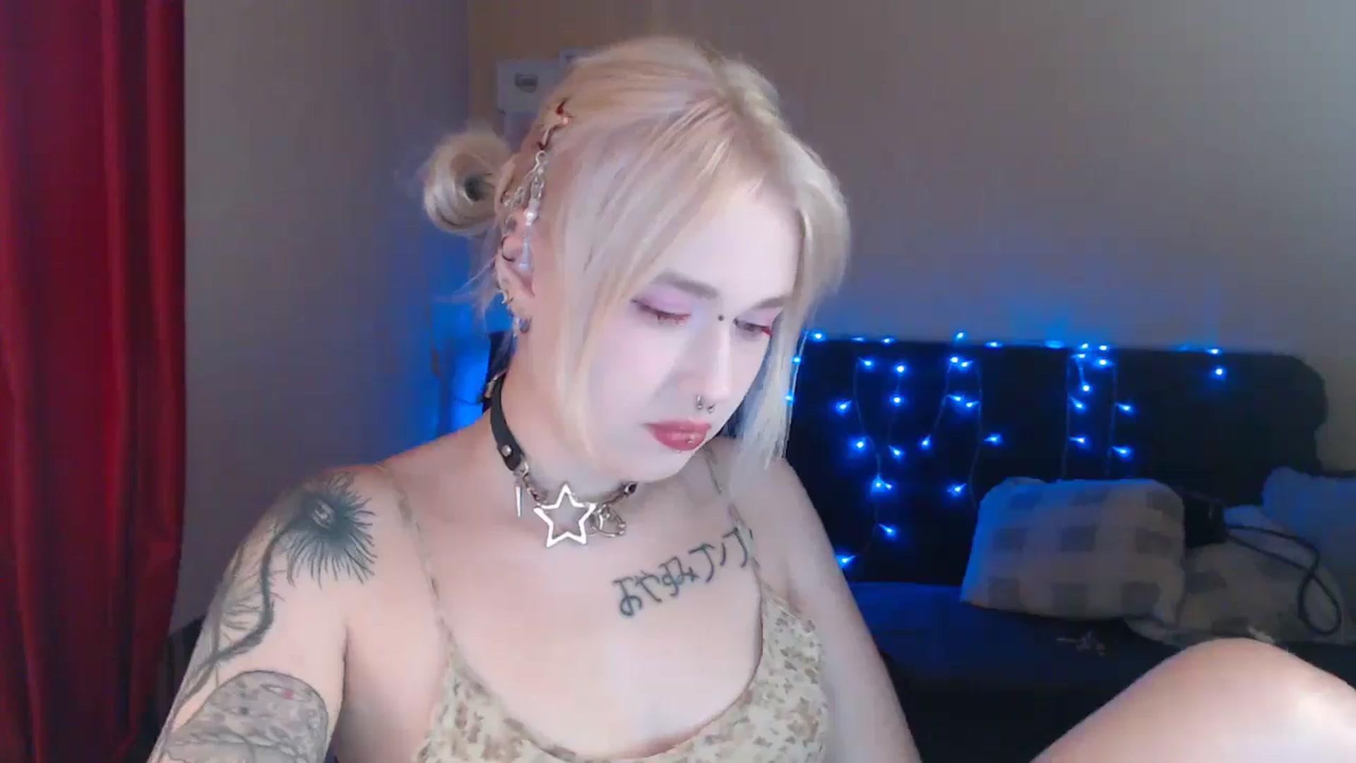 Gallery image thumbnail from Killinna's myfreecams stream on, 07/18/2024, 14:35 image 12 of 20