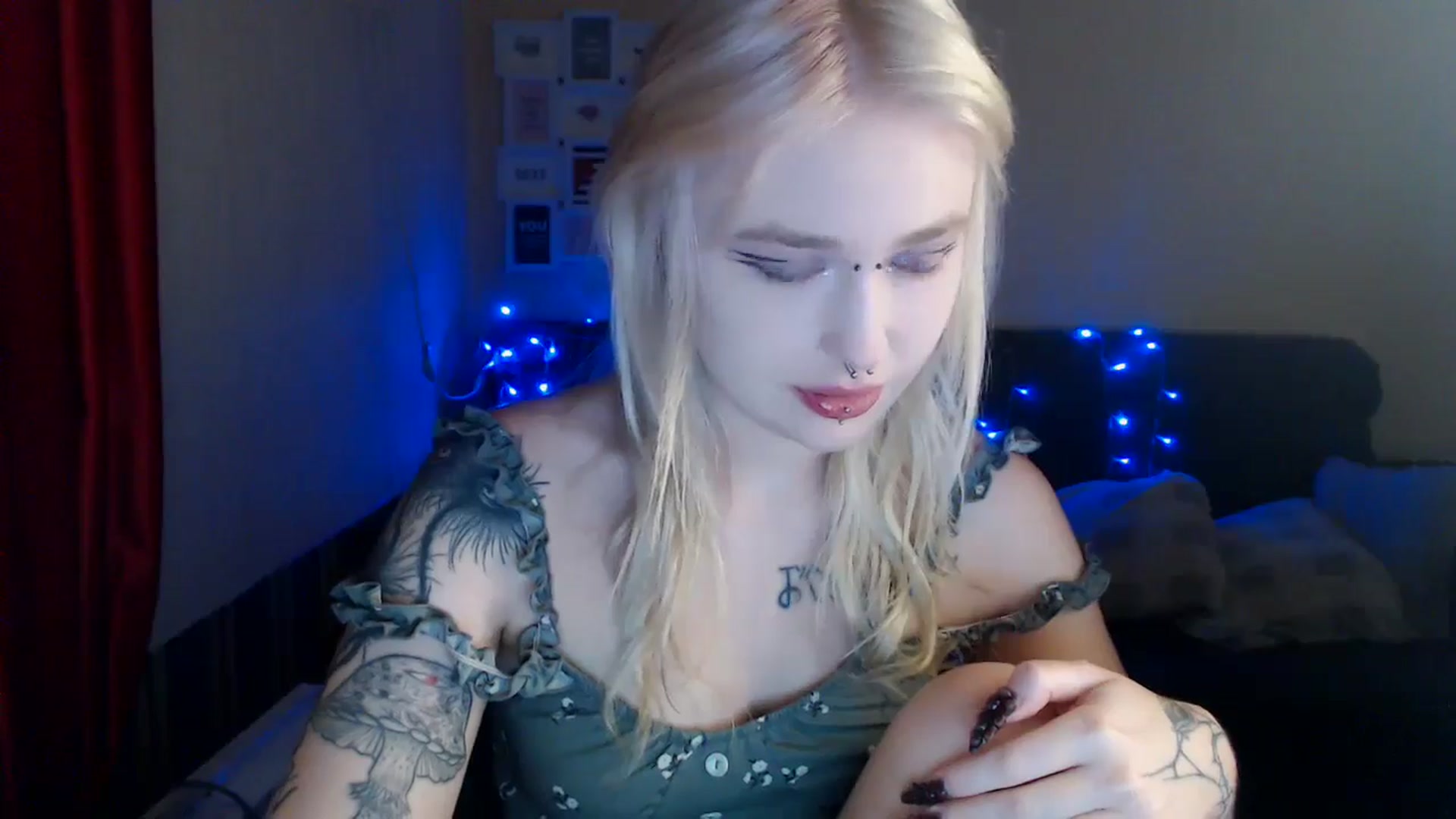 Gallery image thumbnail from Killinna's myfreecams stream on, 07/19/2024, 16:36 image 4 of 20