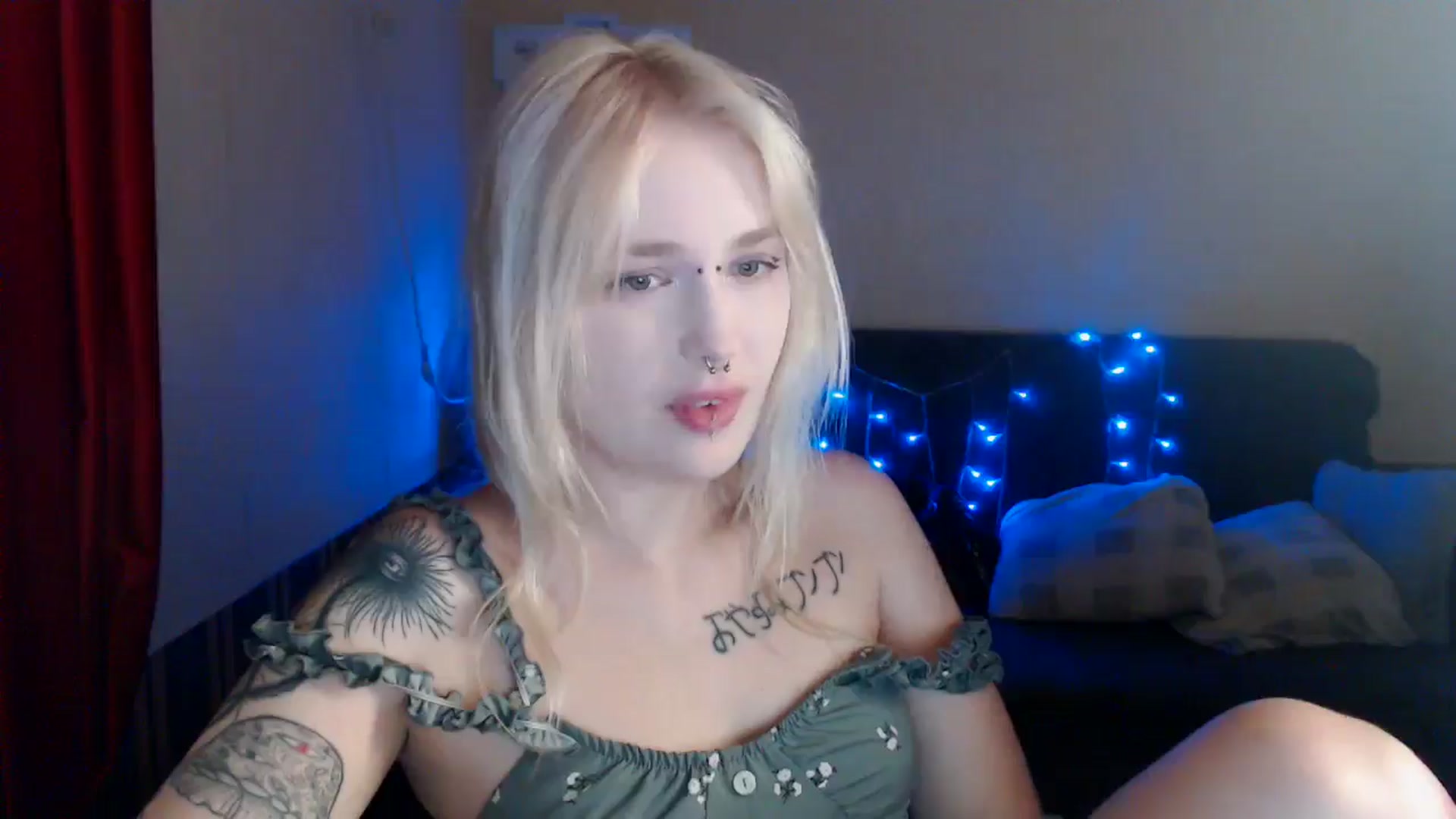 Gallery image thumbnail from Killinna's myfreecams stream on, 07/19/2024, 16:36 image 13 of 20